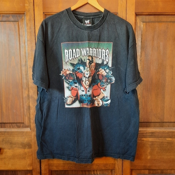 Vintage 2002 WWE Road Warriors pro wrestling black graphic t-shirt size XL